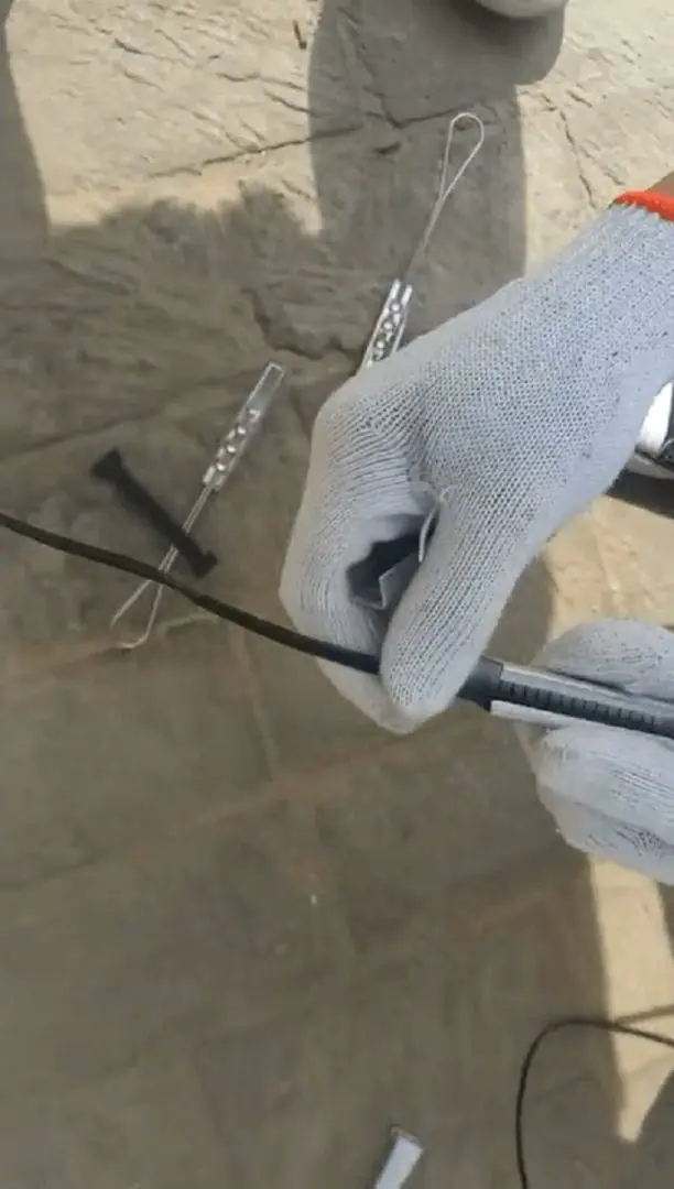 Factory price FTTH Fiber Optic Drop Cable Tension Clamp 2 Factory price FTTH Fiber Optic Drop Cable Tension Clamp Factory price FTTH Fiber Optic Drop Cable Tension Clamp - Image 2