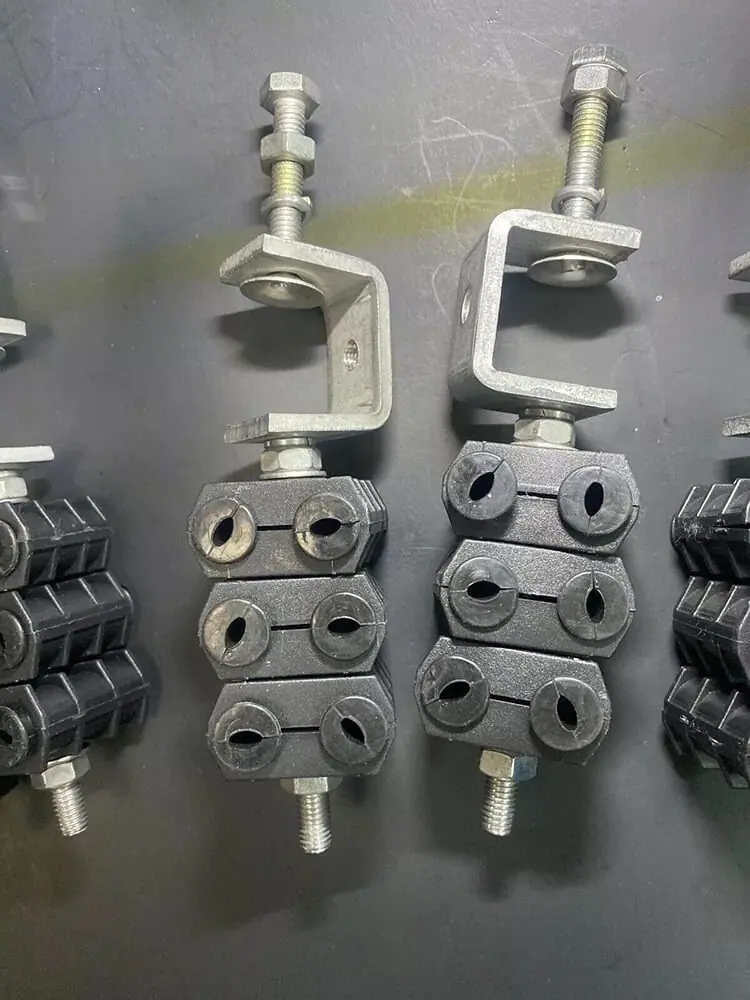 Stainless steel double hole fiber cable clamp hangers RF 1/2" feeder clamp 14 Stainless steel double hole fiber cable clamp hangers RF 1/2" feeder clamp 详情 08 Stainless steel double hole fiber cable clamp hangers RF 1/2" feeder clamp